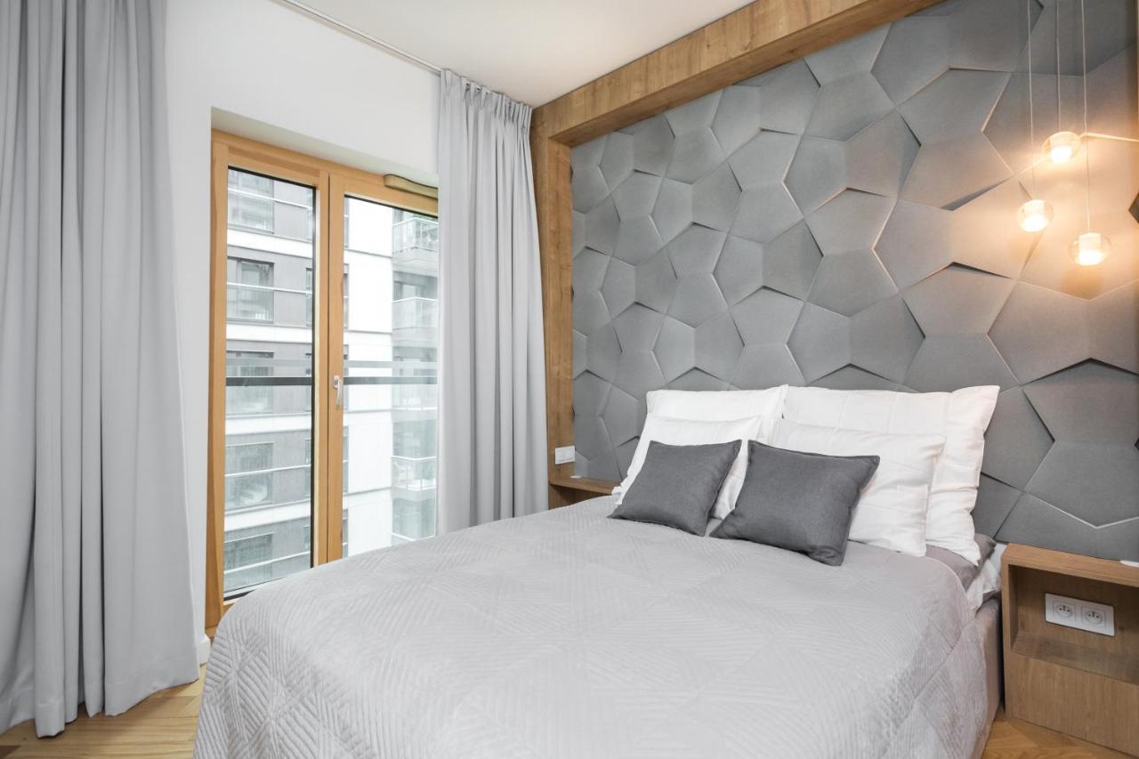 Luxury Apartments Mennica Residence - Golden Apartments - City Center Варшава Екстер'єр фото