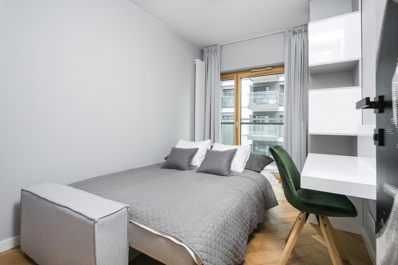Luxury Apartments Mennica Residence - Golden Apartments - City Center Варшава Екстер'єр фото