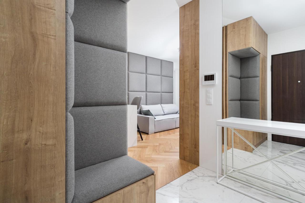 Luxury Apartments Mennica Residence - Golden Apartments - City Center Варшава Екстер'єр фото