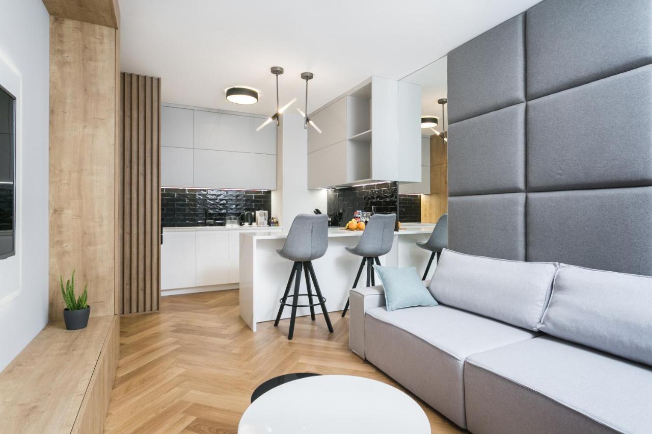 Luxury Apartments Mennica Residence - Golden Apartments - City Center Варшава Екстер'єр фото