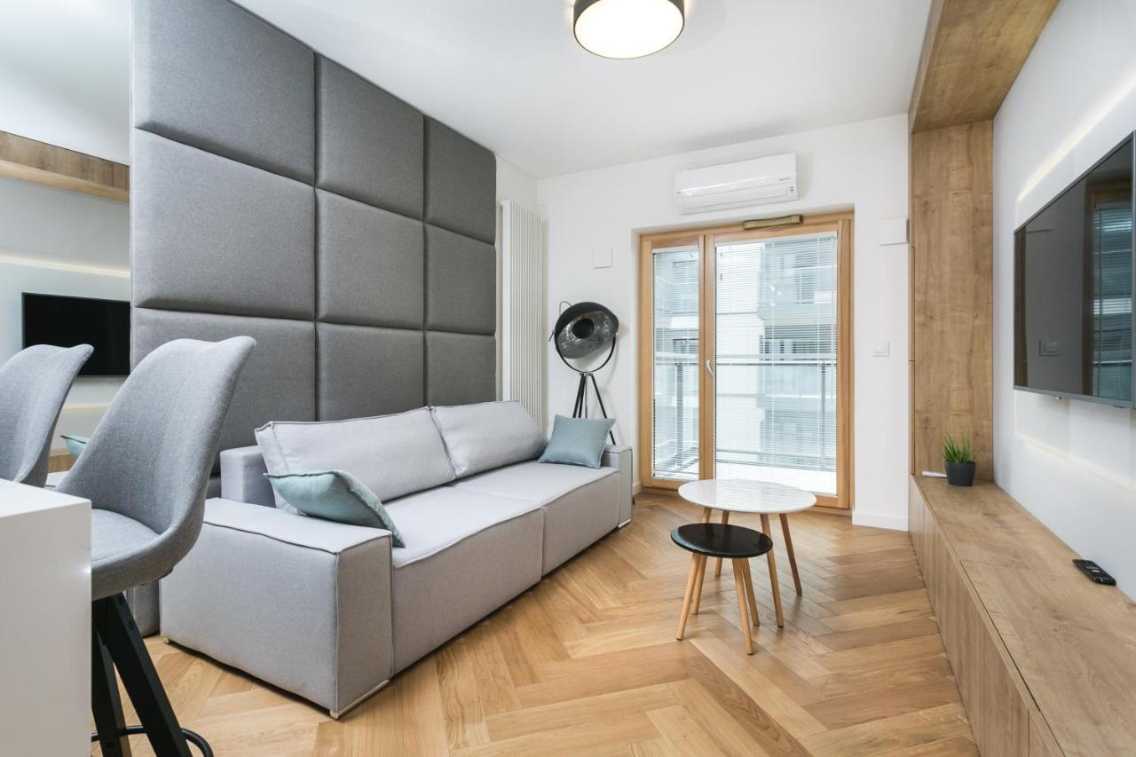 Luxury Apartments Mennica Residence - Golden Apartments - City Center Варшава Екстер'єр фото