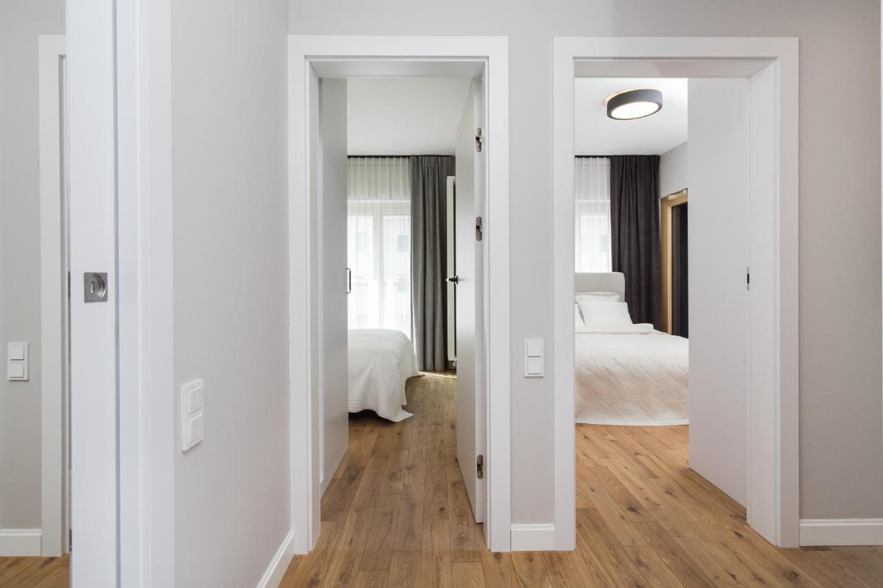 Luxury Apartments Mennica Residence - Golden Apartments - City Center Варшава Екстер'єр фото
